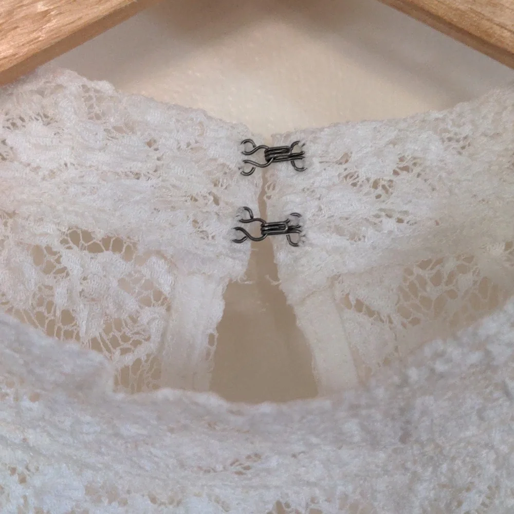 Lace white crop top - Picture 2 of 4